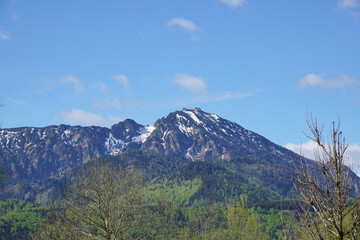Bei Bergen: Der Hochfelln bei der Anfahrt