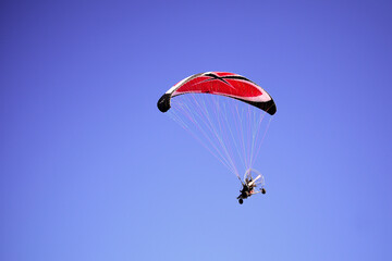 Flying in paragliding