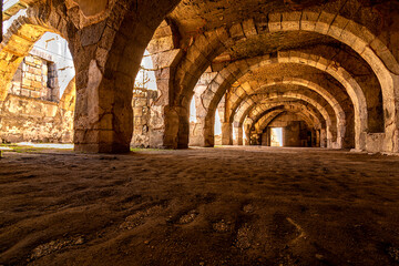 At the center of the ancient city of Smyrna Agora, the grid in this area covers a rectangular area in accordance with the city plan. The courtyard area or square of the Agora 