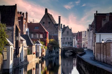 Fototapeten Sehr schöne Aussicht auf die Stadt Brügge, Westflandern, Belgien © Vladislav