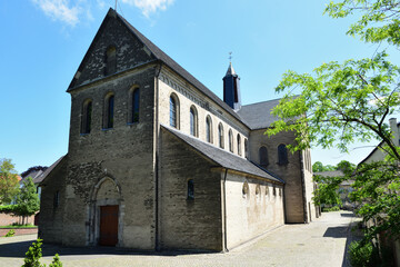 Fototapeta na wymiar Pfarrkirche St. Suitbertus in Düsseldorf 