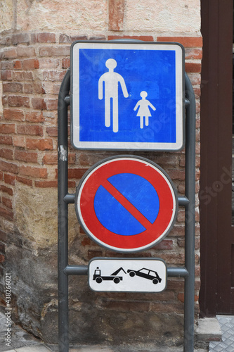 Panneaux De Signalisation Voie Reservee Aux Pietons Interdiction De Stationner Sous Peine D Enlevement Du Vehicule Wall Mural Georges Blond Panneaux De Signalisation Voie Reservee Aux Pietons Interdiction De Stationner Sous Peine D Enlevement Du Vehicule Wall Mural Georges Blond