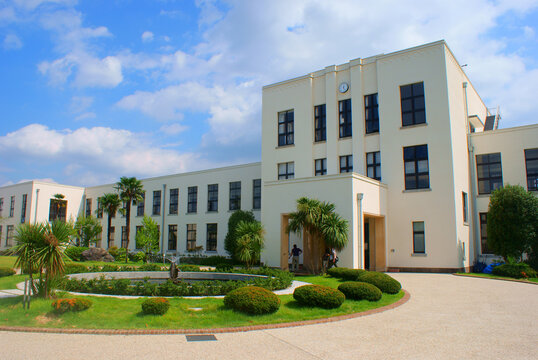 豊郷小学校（登録有形文化財）
