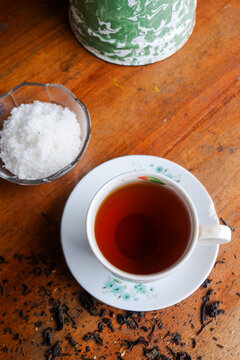 Photo of tea and coffee on a wooden table, perfect for those of you who need photos of food and drinks