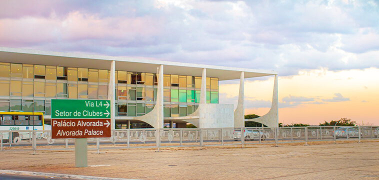 Pal&aacute;cio do Planalto ao fim da tarde, &oacute;rg&atilde;o do Poder Executivo do governo brasileiro. Presid&ecirc;ncia da Rep&uacute;blica. Bras&iacute;lia, Distrito Federal - Brasil. Junho, 08, 2021.