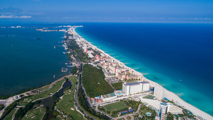 Azul Turquesa de la Zona Hotelera de Canc&uacute;n