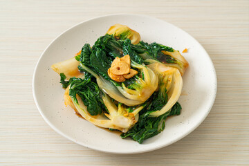 baby Chinese cabbage with oyster sauce and garlic