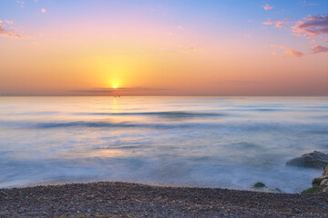 Obraz premium Beautiful seascape at dawn on the Valencia coastline