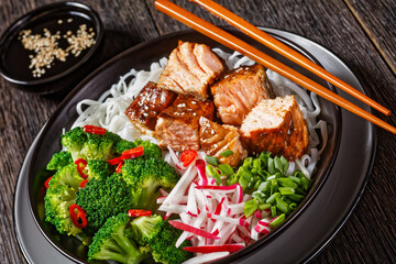 Salmon teriyaki with rice noodle and vegetables