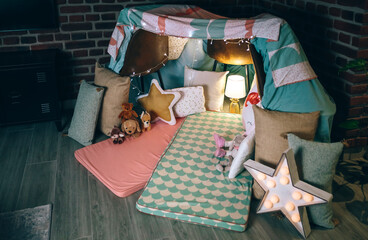 Diy tent decorated and prepared for pajama party © David Pereiras