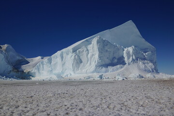 iceberg © Alexandre Solodov