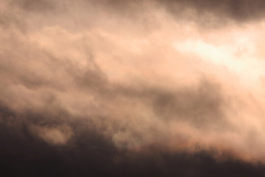 Wave of Evening Clouds under Sunset © TAK