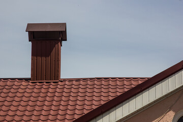 the roof of the house in which modern roofing materials are used
