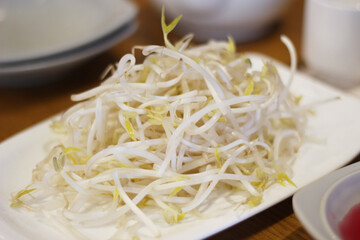 bean sprouts 