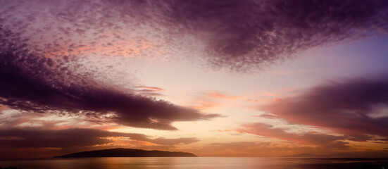 Fototapeta na wymiar Island sunset