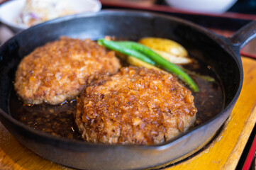 ハンバーグステーキ　