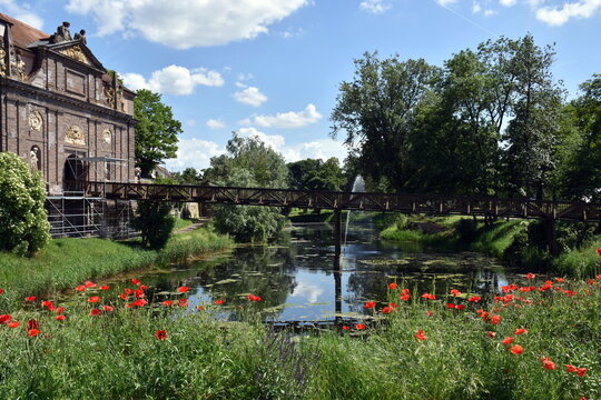 Holzbr&uuml;cke &uuml;ber einen Rheinarm in Breisach
