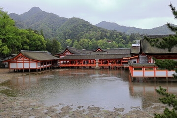 Fototapeta na wymiar 厳島神社　広島　日本