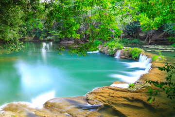 Jed Sao Noi Waterfall is another beautiful tourist attraction in Thailand.