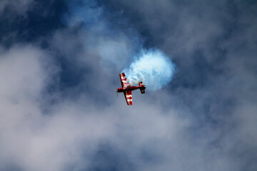 Single falling plane