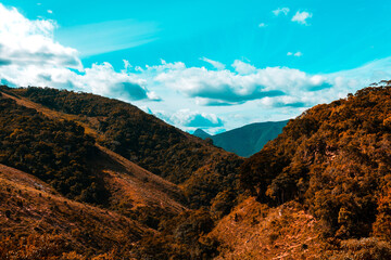 the red mountain of the blue sky