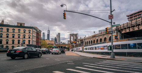 Fototapeta na wymiar traffic in the city New York Brooklyn sky clouds 