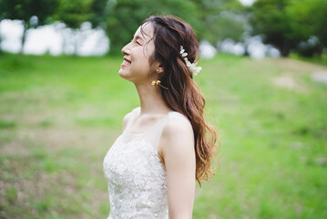 Naklejka premium 自然の中の花嫁