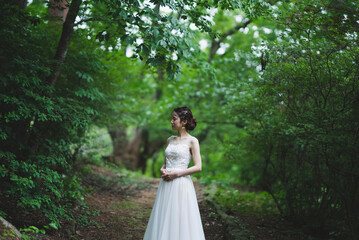 Naklejka premium 自然の中の花嫁
