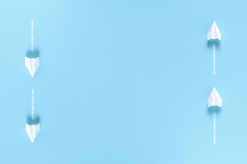 紙飛行機が左右を飛ぶフレーム 1