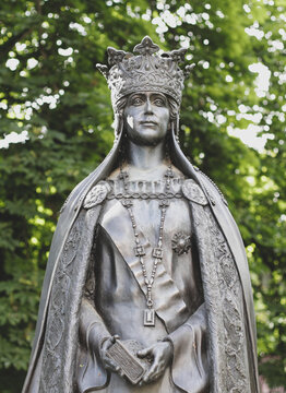 Statue of Queen Mary of Romania (Regina Maria, Marie of Romania) the last Queen of Romania as the wife of King Ferdinand I.