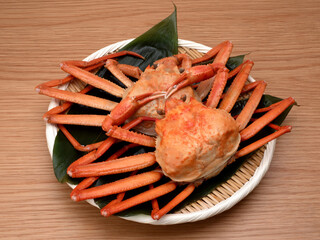 茹でたベニズワイガニ
