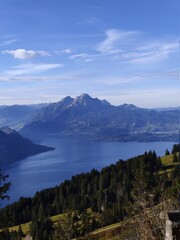 Vista panoramica dal sentiero sul monte Rigi, Svizzera