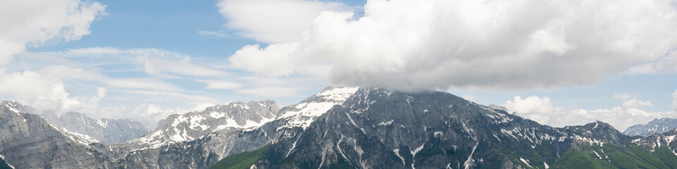 Obraz premium Albanian mountain Alps. Mountain landscape, picturesque mountain view in the summer morning, large panorama