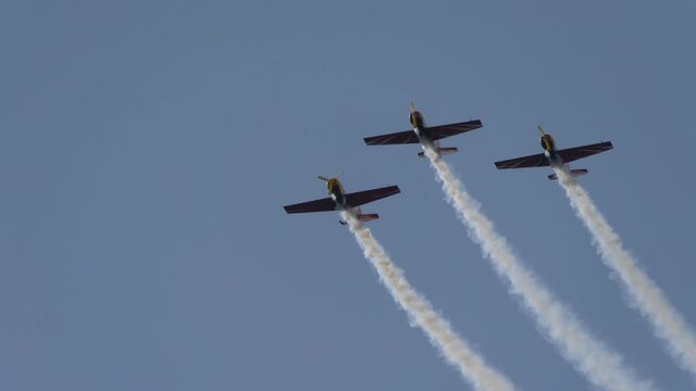 airplane yak-52 the Sky aviation festival, theory and practice.