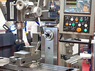 CNC universal milling and drilling machine