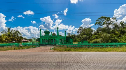 Fotobehang Wanica, Suriname - September 2020: Moskee Tablequl Islam At La Ressource. © Parie Nikka Albadar