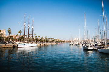 Fototapeta na wymiar Rambla de Mar, Barcelona
