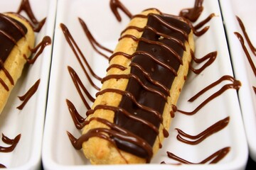 Un éclair au chocolat