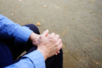 Finger of elderly person , care and respect - 高齢者女性の手