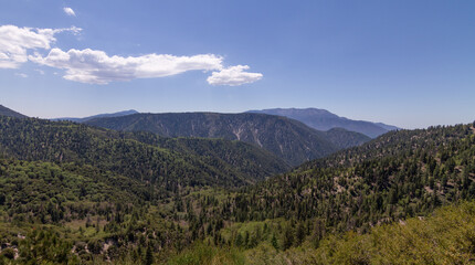 Fototapeta na wymiar San Bernardino mountains under sunny skies
