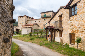 Fototapeta na wymiar medieval town of orbaneja del castillo in merindades, Spain