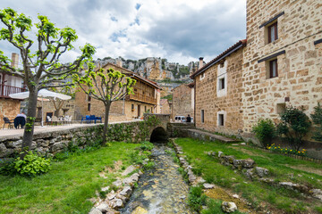 Fototapeta na wymiar medieval town of orbaneja del castillo in merindades, Spain