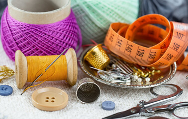 Handicraft items, threads, sewing needles.