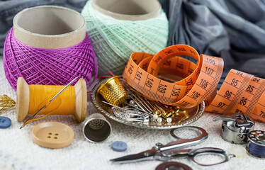 Handicraft items, threads, sewing needles.