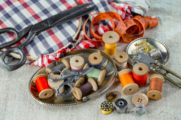 Handicraft items, threads, sewing needles.