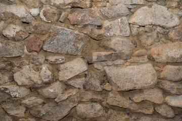 Alte Hauswand mit Natursteinen