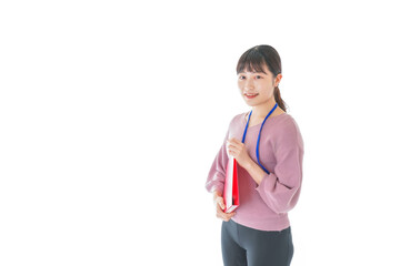 カジュアルウェアで働く若い女性