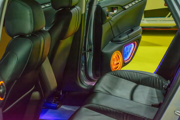 The amplifier mounted in the car.