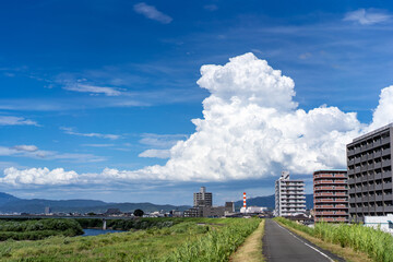 京都・桂川沿いの風景