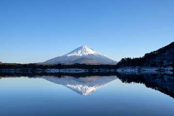 精進湖からの富士山